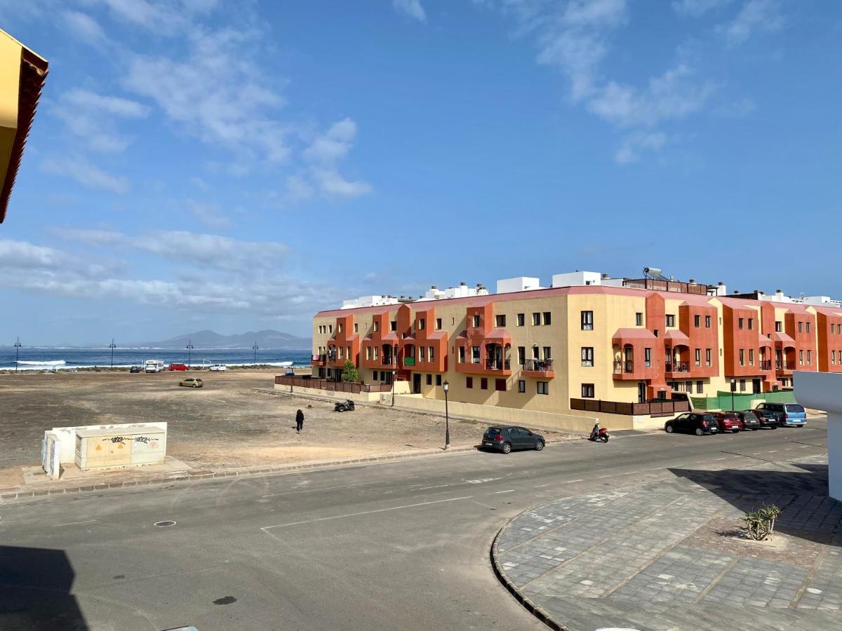 Modern Apartment With Sea Views In Corralejo Bagian luar foto